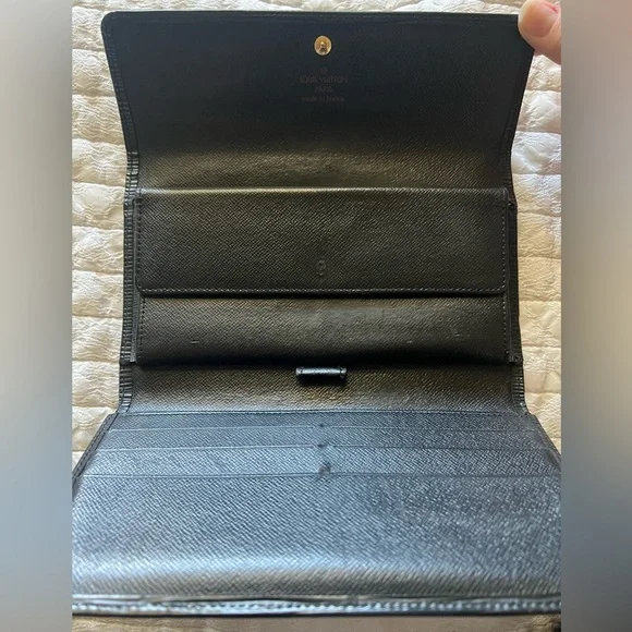 2004 Louis Vuitton Black Epi Leather Porte-Tresor International Wallet - Picture 4 of 8
